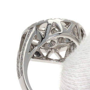 Louis Vuitton Blossom Ring 18K White Gold and Diamond - view 9