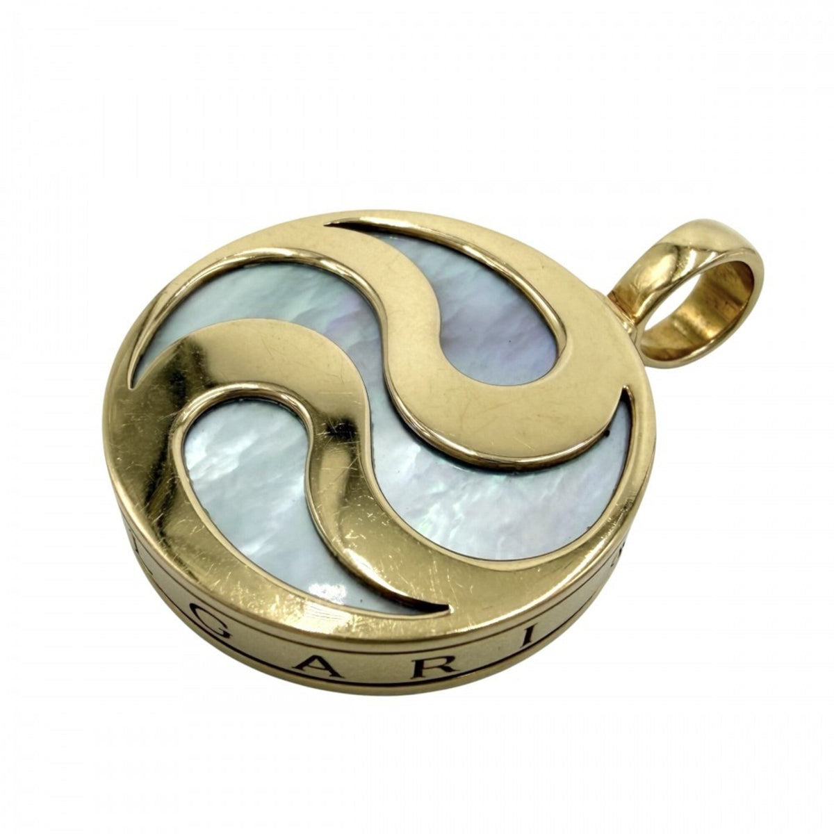 Pendant Necklace 18K Yellow Gold with Mother of Pearl