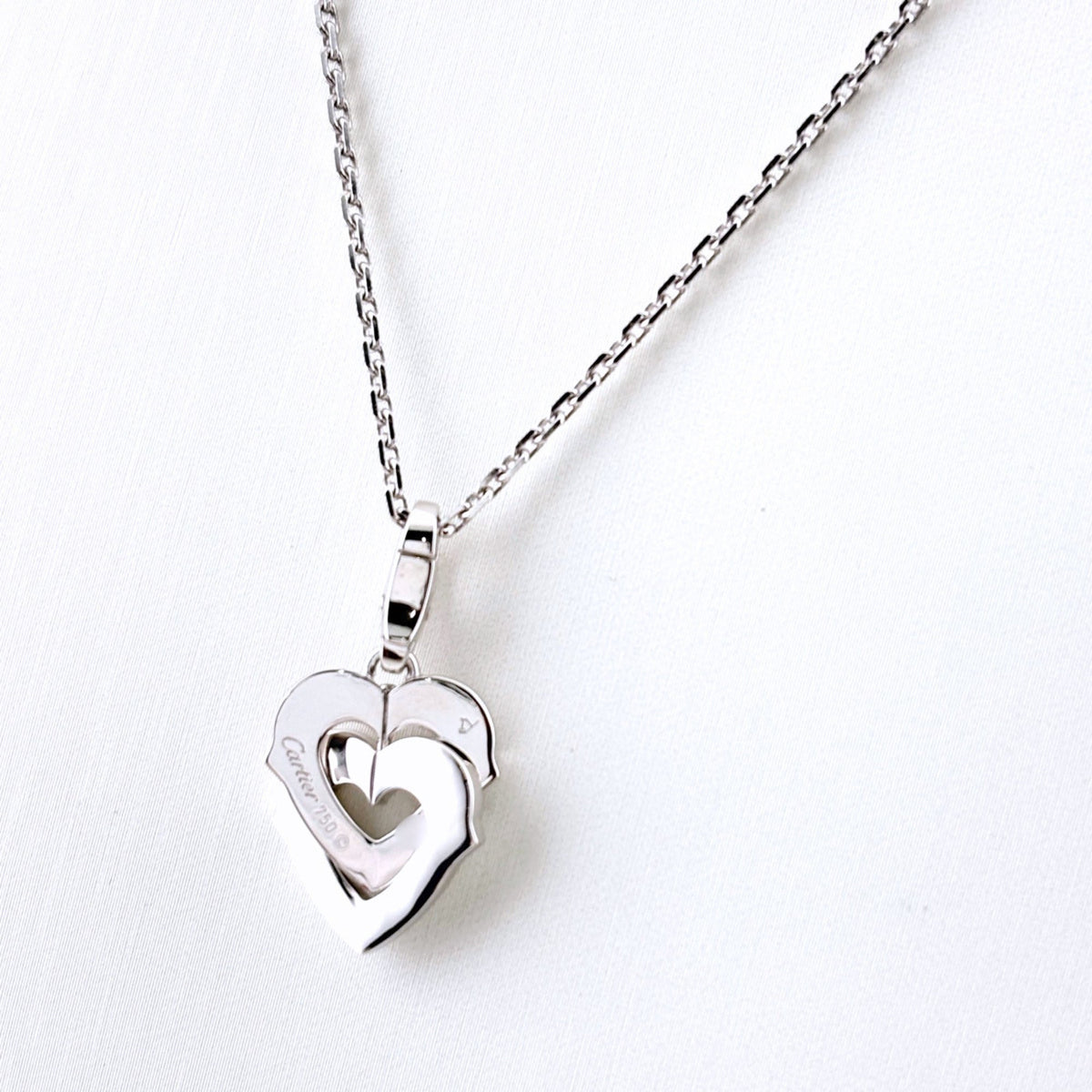 Cartier Pendant Necklace With Diamond – view 3