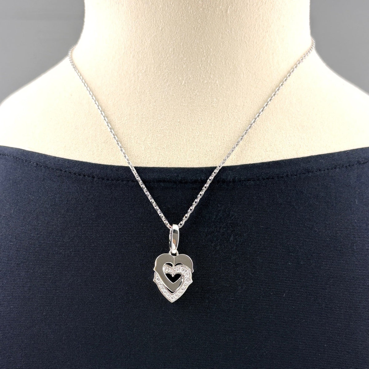 Cartier Pendant Necklace With Diamond – view 4