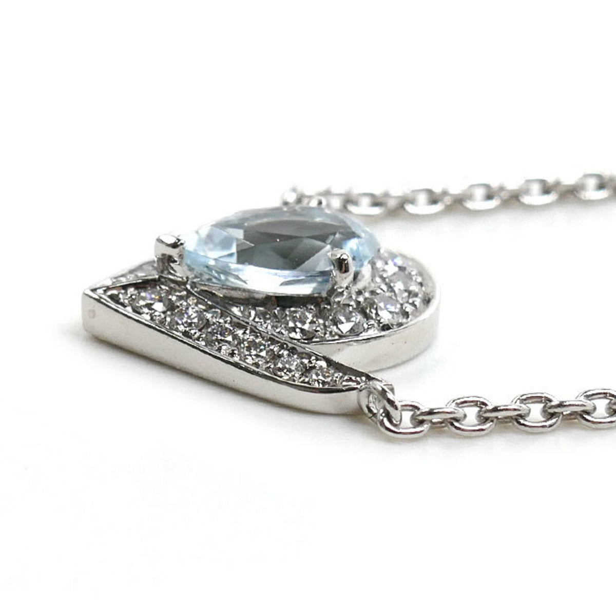 Pendant Necklace 18K White Gold with Aquamarine and Diamond