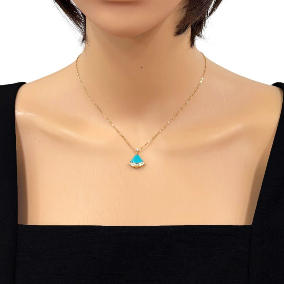 Diva's Dream Pendant Necklace 18K Yellow Gold with Turquoise and Diamond